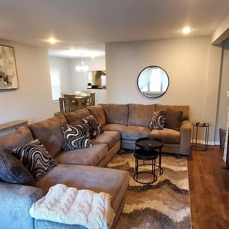 Quiet 3 Bedroom Apartment In Private Home